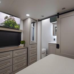 2025 Paradigm 395DS Interior