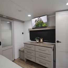 2025 Paradigm 395DS Interior