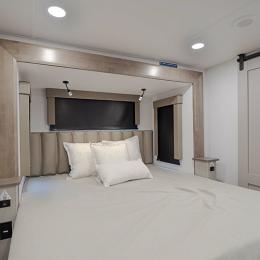 2025 Paradigm 370FB Interior