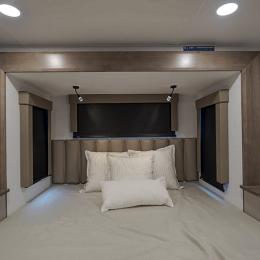 2025 Paradigm 370FB Interior