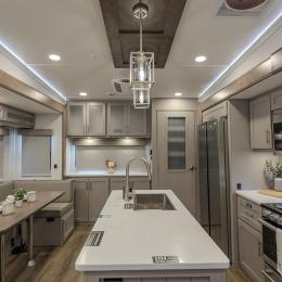2025 Avenue 37MBR Interior