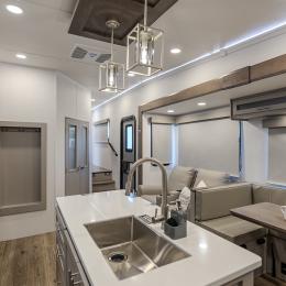 2025 Avenue 37MBR Interior