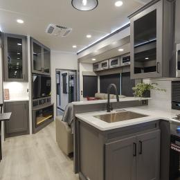 2025 Valor 44V14 Interior