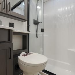 2025 Valor 44V14 Interior