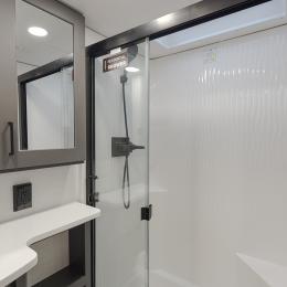 2025 Valor 44V14 Interior