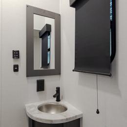 2025 Valor 44V14 Interior