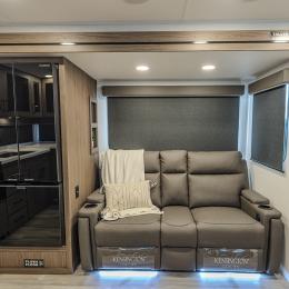 2025 Delta 274RKW Interior