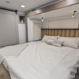 2025 Paradigm 385FL Interior